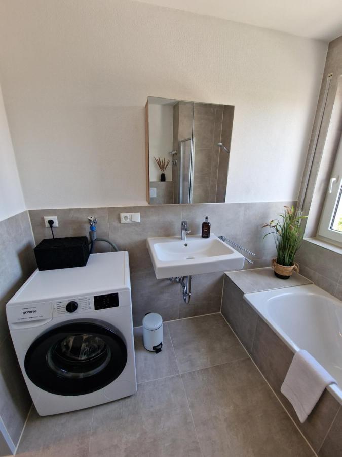 C4S Come4Stay Altoetting - 3-Zi Whg I Zentrale Lage I Parkplatz I Balkon I Wifi I Smarttv I 1 Kingsize, 1 Queensize Bett I Office Arbeitsplatz I Wohnbereich Mit Couch Und Essbereich I Voll Ausgestattete Kueche I Nespresso Εξωτερικό φωτογραφία