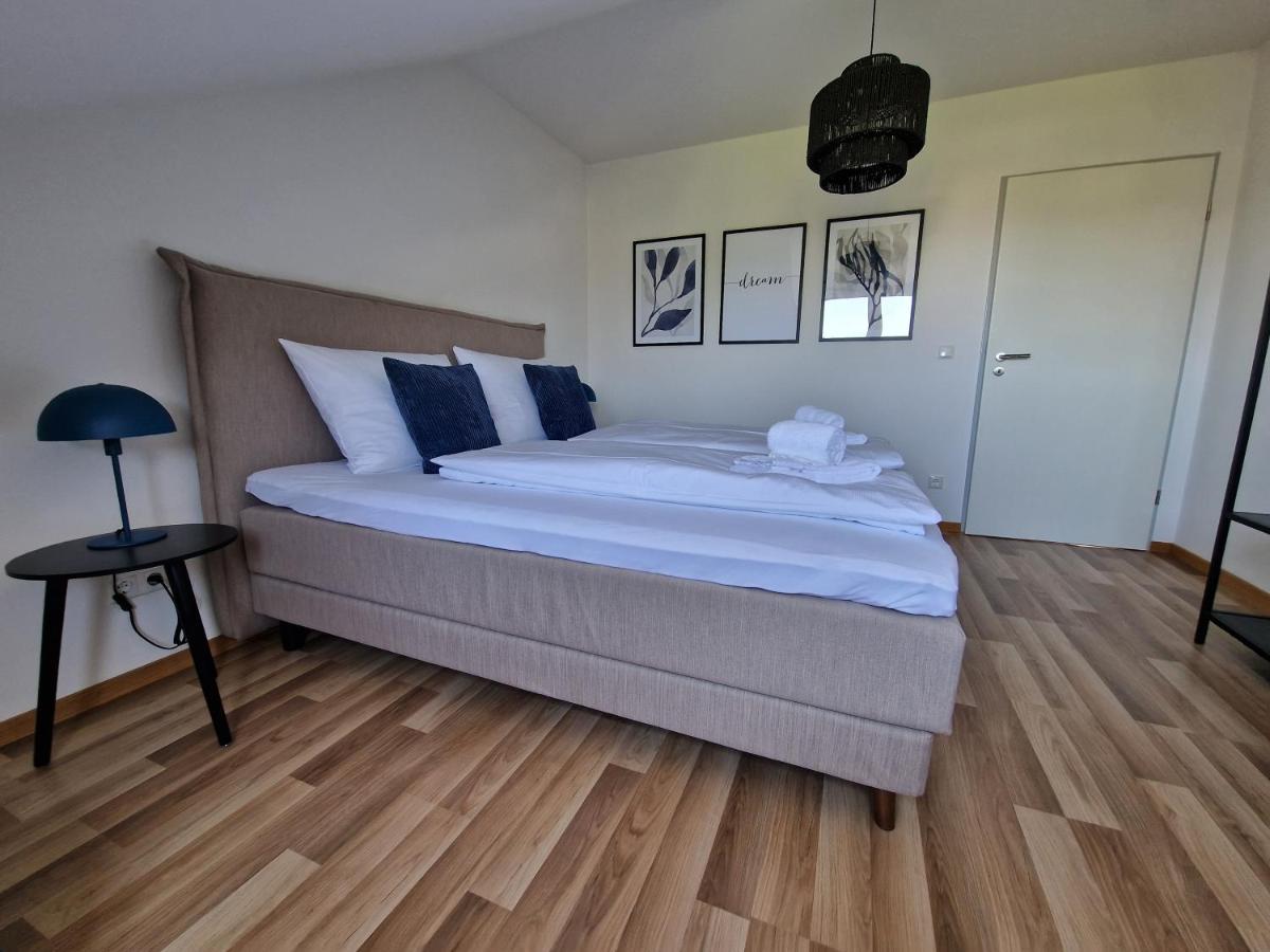 C4S Come4Stay Altoetting - 3-Zi Whg I Zentrale Lage I Parkplatz I Balkon I Wifi I Smarttv I 1 Kingsize, 1 Queensize Bett I Office Arbeitsplatz I Wohnbereich Mit Couch Und Essbereich I Voll Ausgestattete Kueche I Nespresso Εξωτερικό φωτογραφία