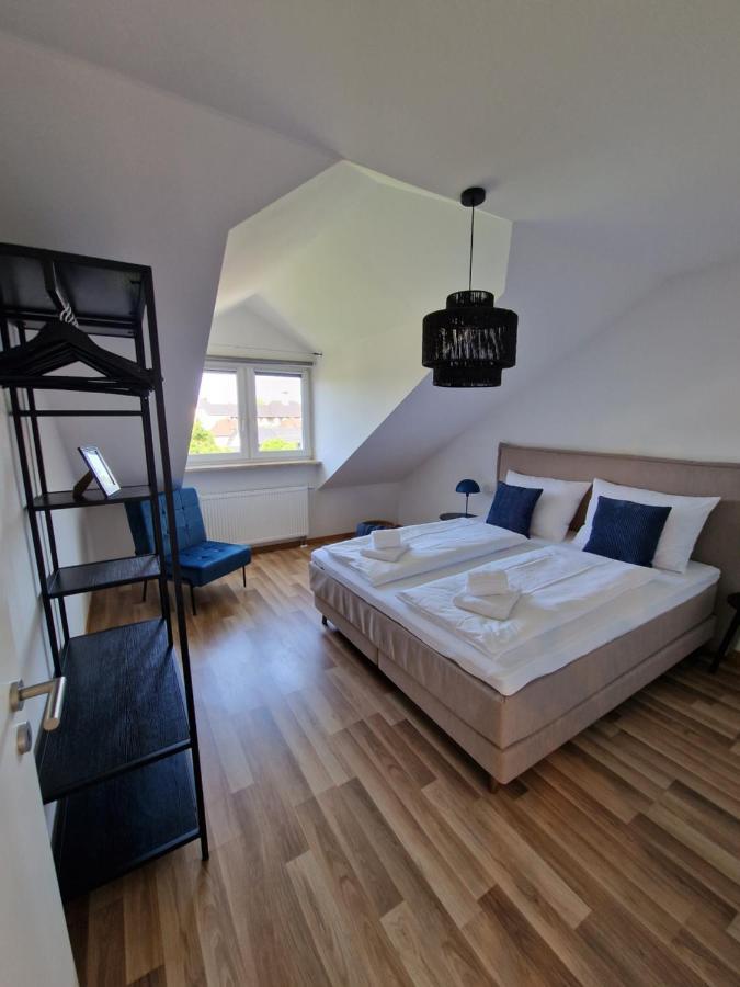 C4S Come4Stay Altoetting - 3-Zi Whg I Zentrale Lage I Parkplatz I Balkon I Wifi I Smarttv I 1 Kingsize, 1 Queensize Bett I Office Arbeitsplatz I Wohnbereich Mit Couch Und Essbereich I Voll Ausgestattete Kueche I Nespresso Εξωτερικό φωτογραφία