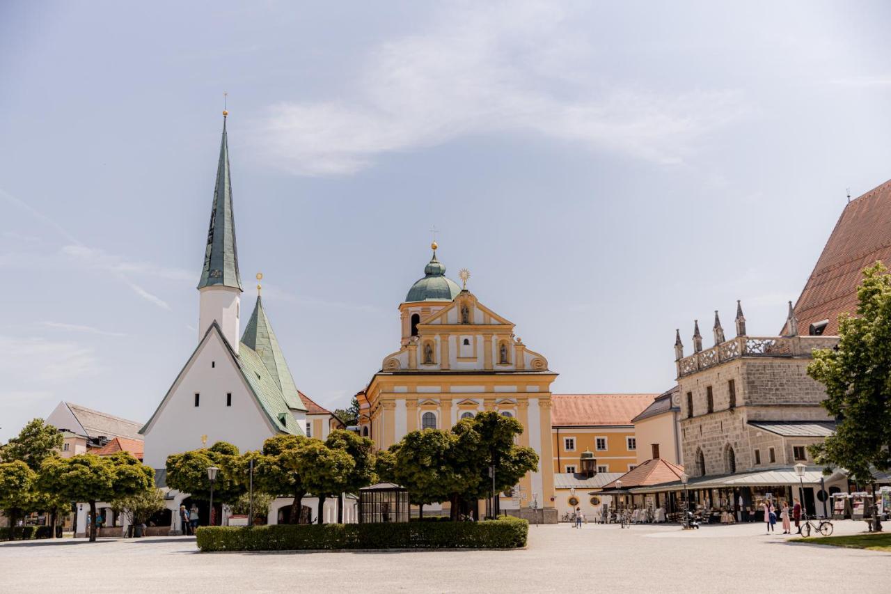 C4S Come4Stay Altoetting - 3-Zi Whg I Zentrale Lage I Parkplatz I Balkon I Wifi I Smarttv I 1 Kingsize, 1 Queensize Bett I Office Arbeitsplatz I Wohnbereich Mit Couch Und Essbereich I Voll Ausgestattete Kueche I Nespresso Εξωτερικό φωτογραφία