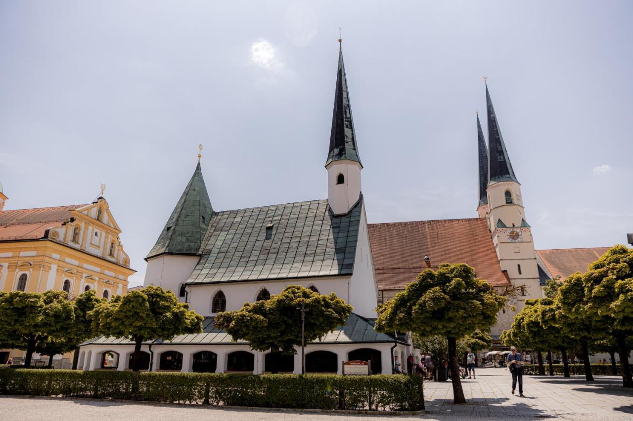C4S Come4Stay Altoetting - 3-Zi Whg I Zentrale Lage I Parkplatz I Balkon I Wifi I Smarttv I 1 Kingsize, 1 Queensize Bett I Office Arbeitsplatz I Wohnbereich Mit Couch Und Essbereich I Voll Ausgestattete Kueche I Nespresso Εξωτερικό φωτογραφία