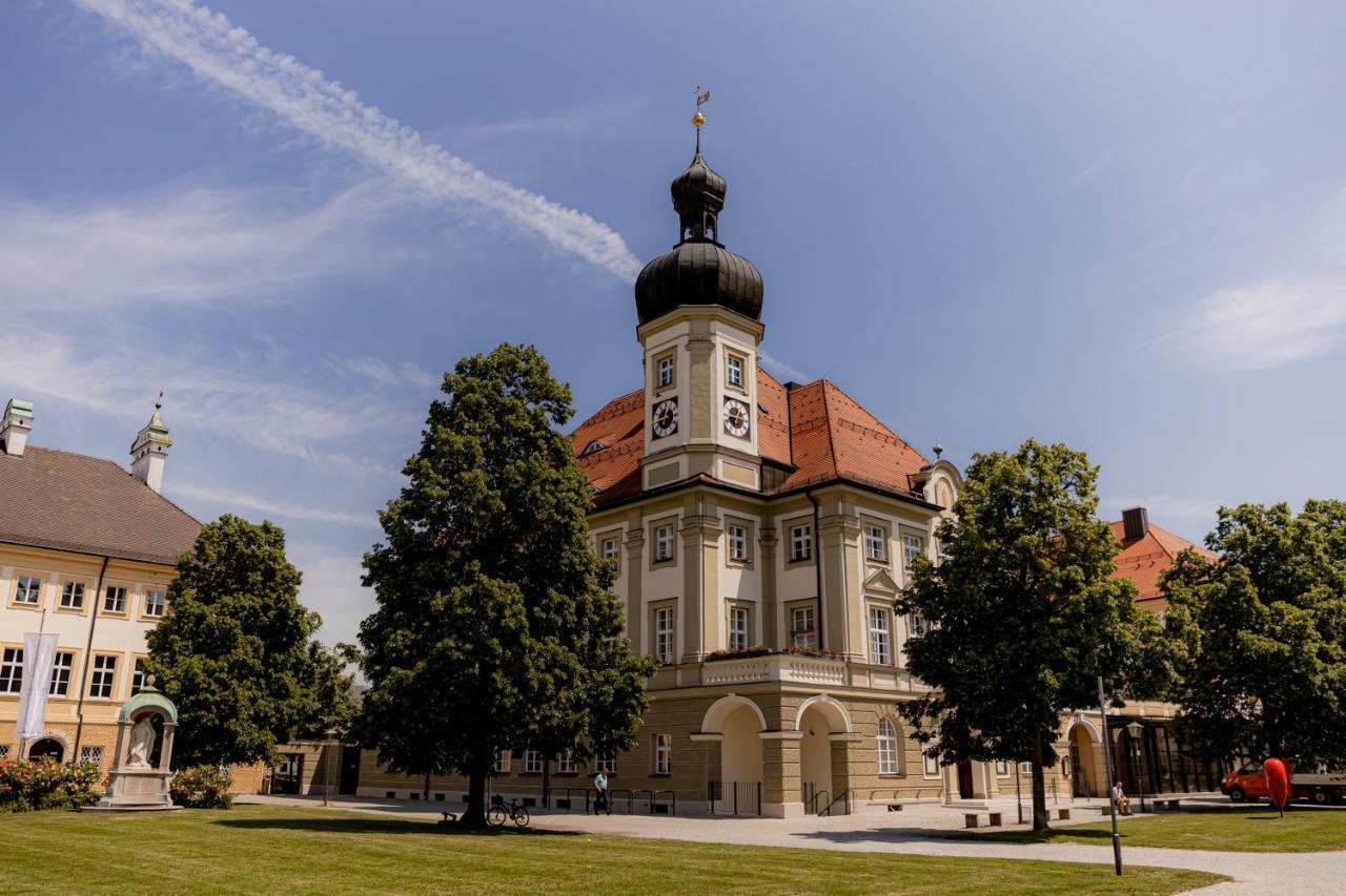 C4S Come4Stay Altoetting - 3-Zi Whg I Zentrale Lage I Parkplatz I Balkon I Wifi I Smarttv I 1 Kingsize, 1 Queensize Bett I Office Arbeitsplatz I Wohnbereich Mit Couch Und Essbereich I Voll Ausgestattete Kueche I Nespresso Εξωτερικό φωτογραφία