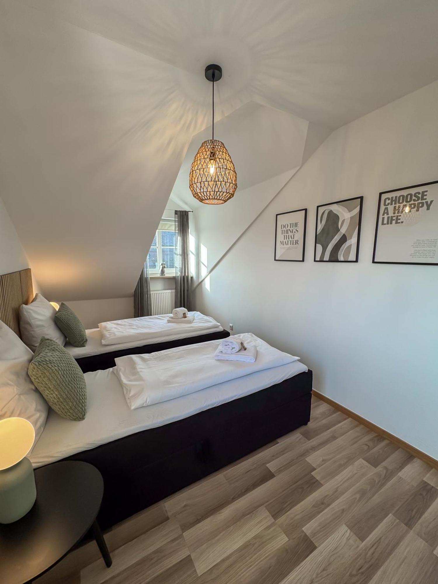 C4S Come4Stay Altoetting - 3-Zi Whg I Zentrale Lage I Parkplatz I Balkon I Wifi I Smarttv I 1 Kingsize, 1 Queensize Bett I Office Arbeitsplatz I Wohnbereich Mit Couch Und Essbereich I Voll Ausgestattete Kueche I Nespresso Εξωτερικό φωτογραφία