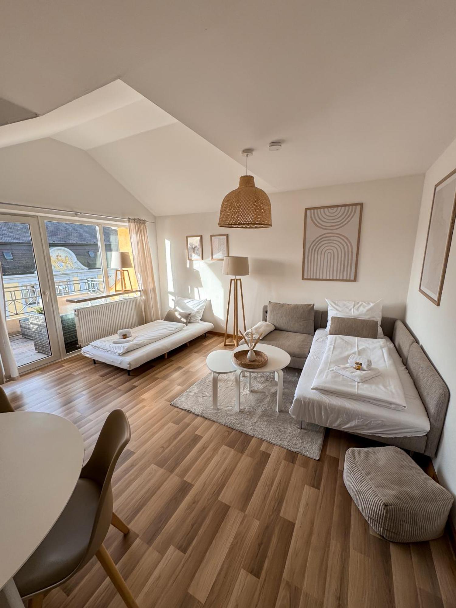 C4S Come4Stay Altoetting - 3-Zi Whg I Zentrale Lage I Parkplatz I Balkon I Wifi I Smarttv I 1 Kingsize, 1 Queensize Bett I Office Arbeitsplatz I Wohnbereich Mit Couch Und Essbereich I Voll Ausgestattete Kueche I Nespresso Εξωτερικό φωτογραφία